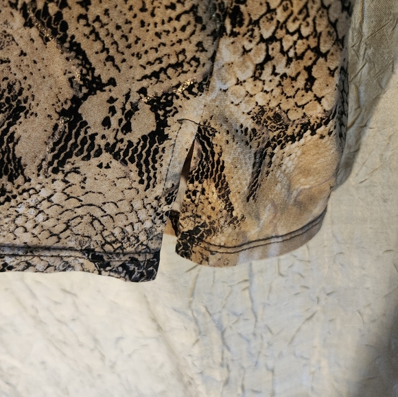 EUC Tan Jay Snakeskin Top - Picture 5 of 7